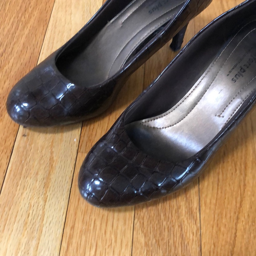 Brown Pumps